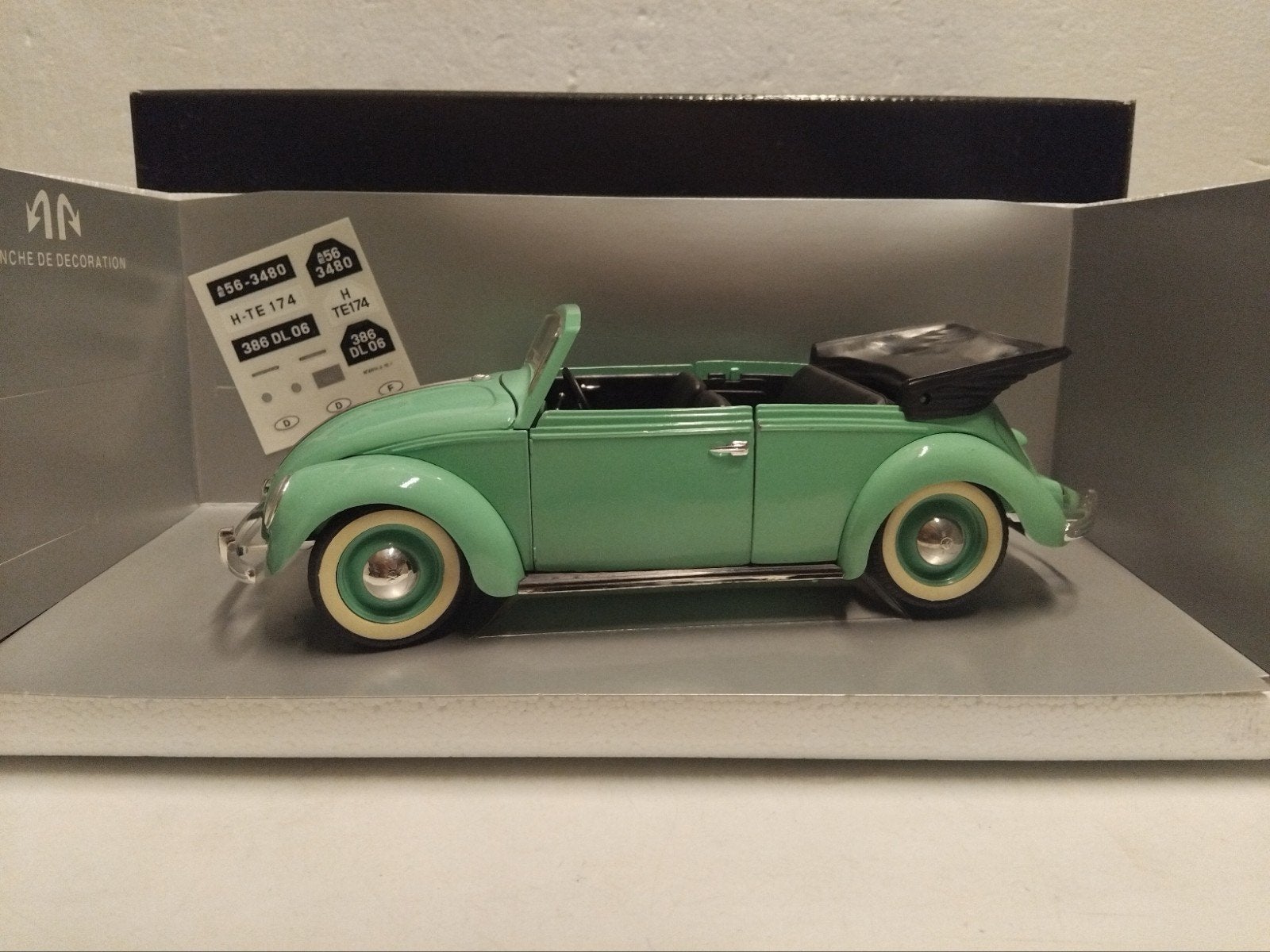 Volkswagen Kever cabriolet mint groen Solido 1:17 KRD, Ophalen of Verzenden, Zo goed als nieuw, Auto, Solido