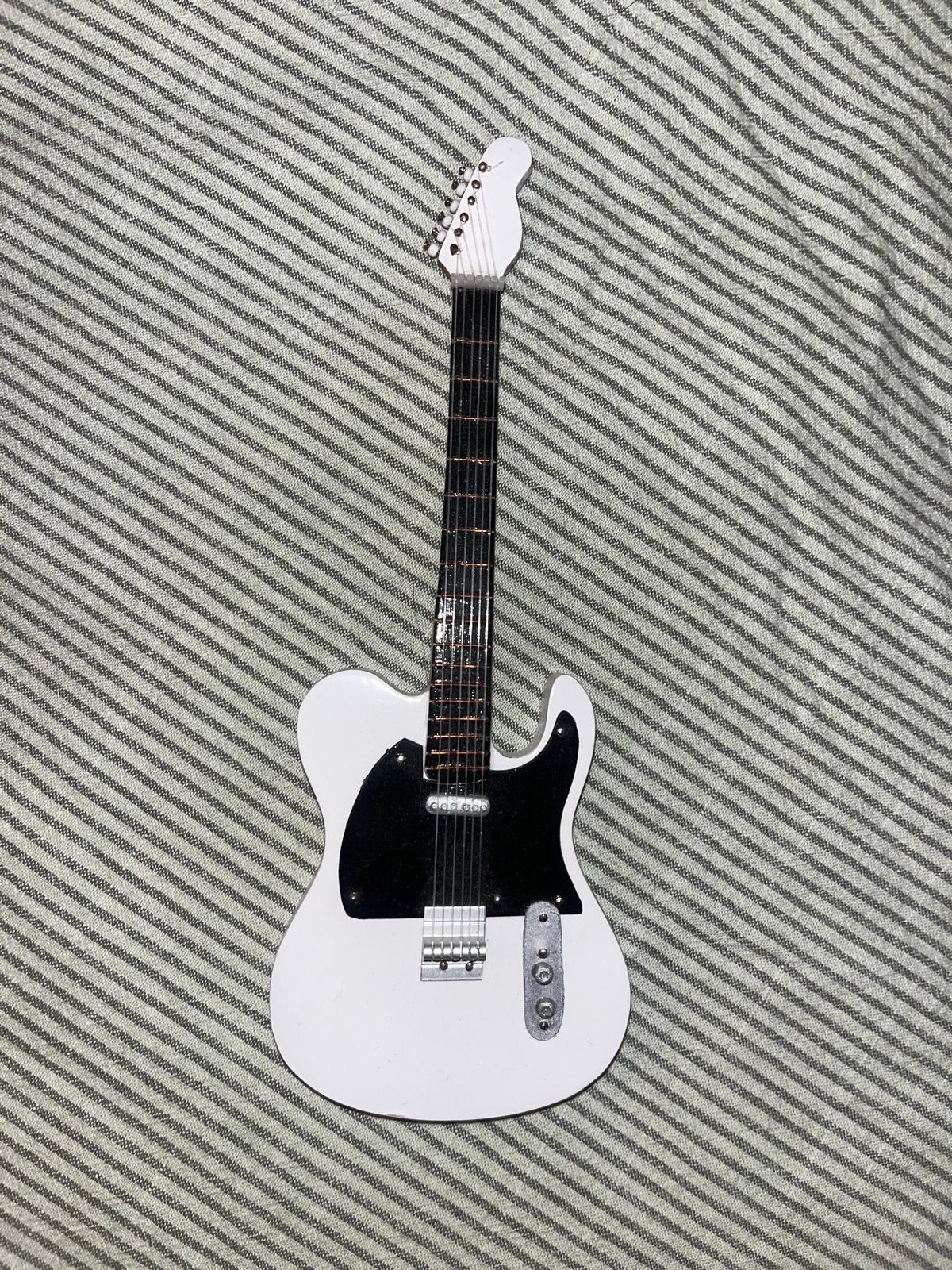 Miniatuur Telecaster gitaar - Decoratie, Ophalen of Verzenden, Zo goed als nieuw, Pop, Beeldje of Miniatuur