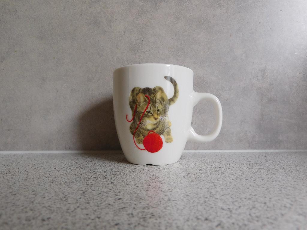 Mok 150 ml  Miepje Bol Wol Francien van Westering, Ophalen of Verzenden, Zo goed als nieuw, Overige stijlen, Kop(pen) en/of Schotel(s)