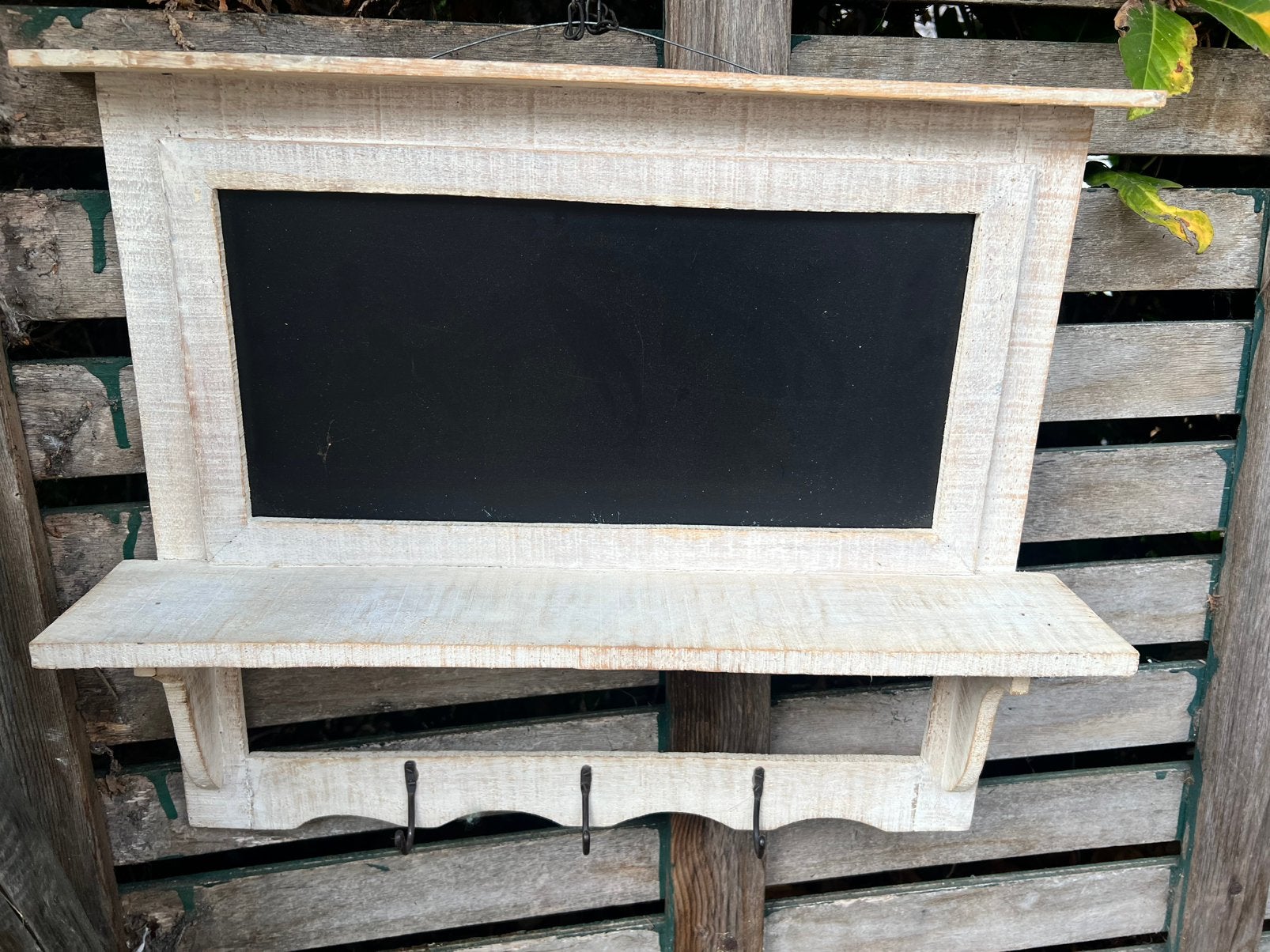 Wandrekje met krijtbord en haakjes, memobord wandplank, Ophalen, Hout, Zo goed als nieuw, 52 cm