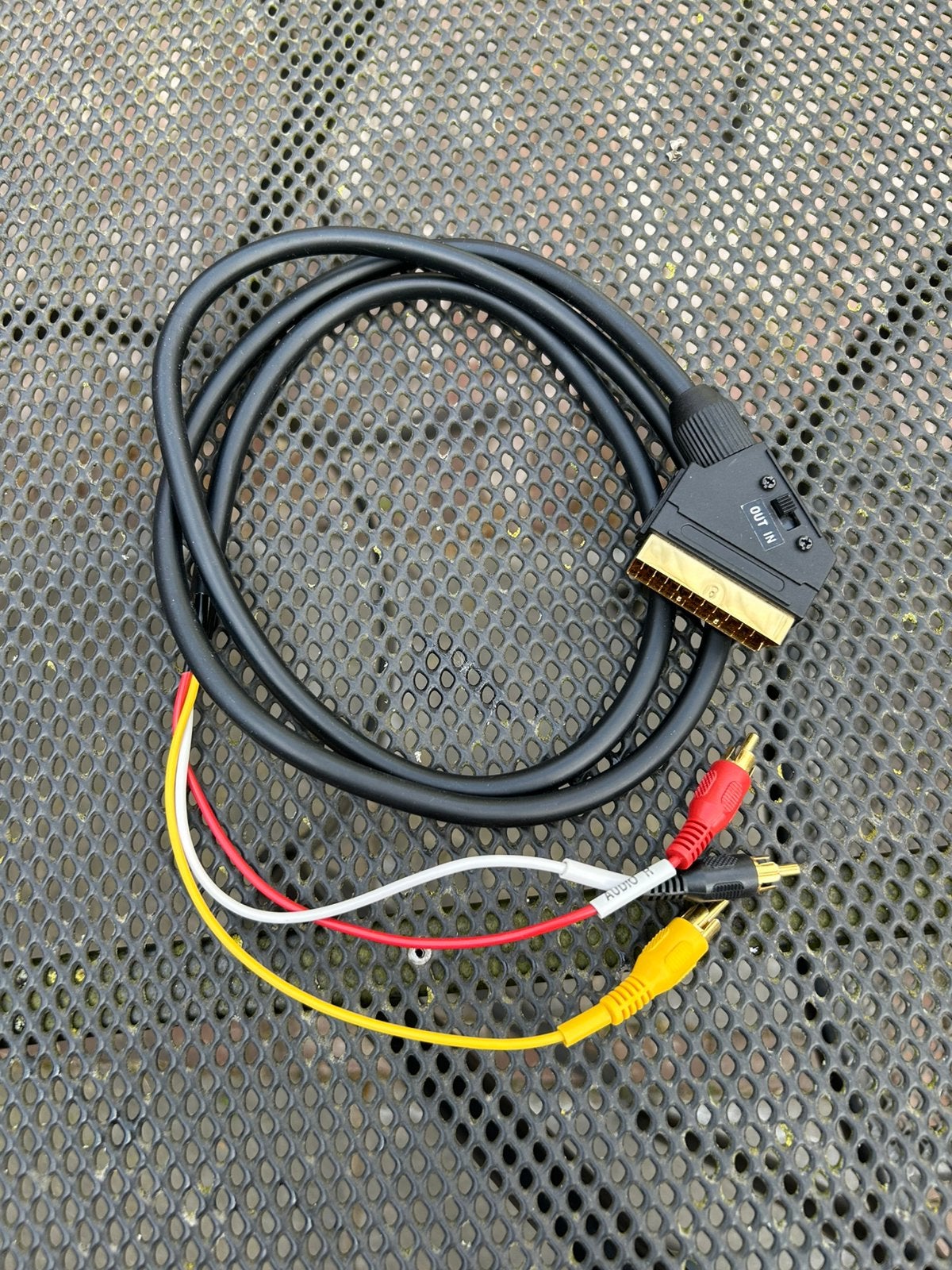Audiokabel / videokabel scart - 3x tulp ZGAN, Ophalen of Verzenden, Zo goed als nieuw, Minder dan 2 meter, Scartkabel