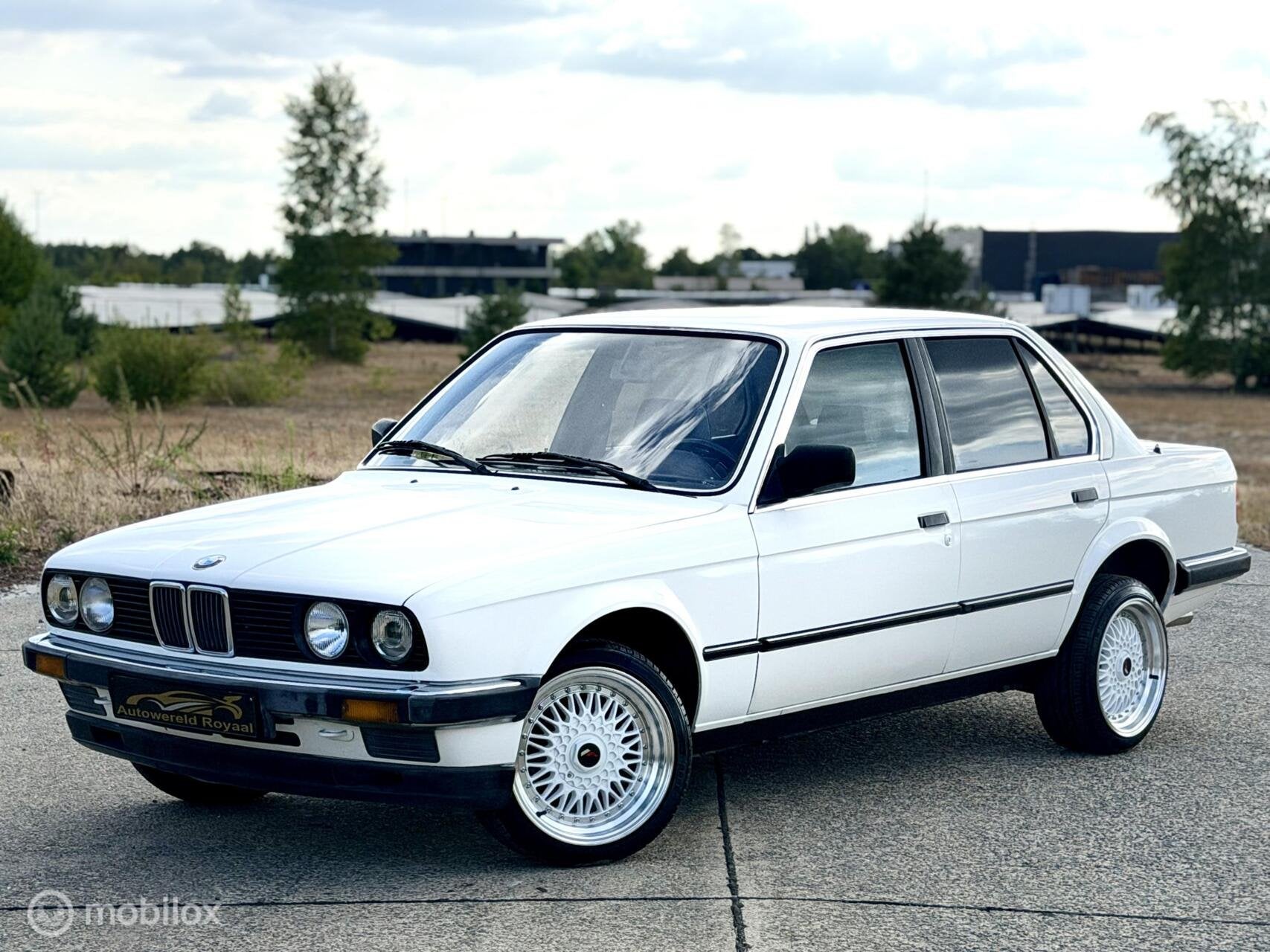 BMW E30 318i 1985*Unieke staat*90.500KM*M10*, Auto's, Achterwielaandrijving, 4 cilinders, Bedrijf, Handgeschakeld