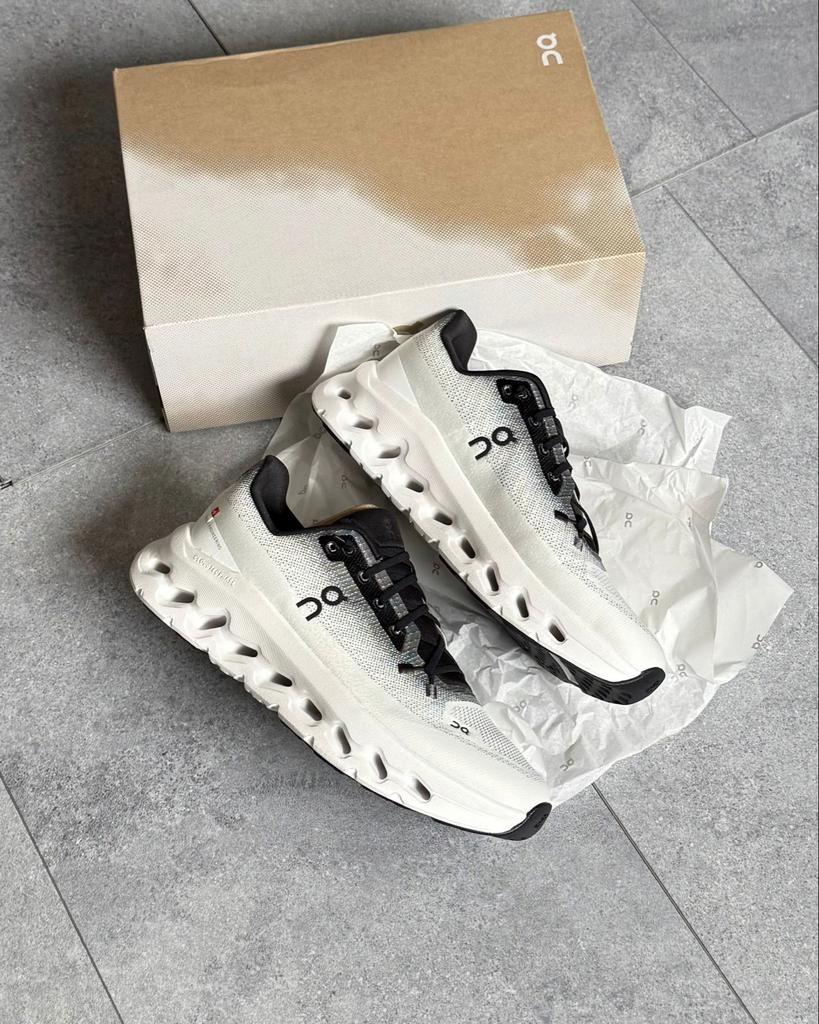 On Cloudmonster 2 Hardloopschoenen - Nieuw in doos, Ophalen of Verzenden, Nieuw, Wit, Sneakers of Gympen