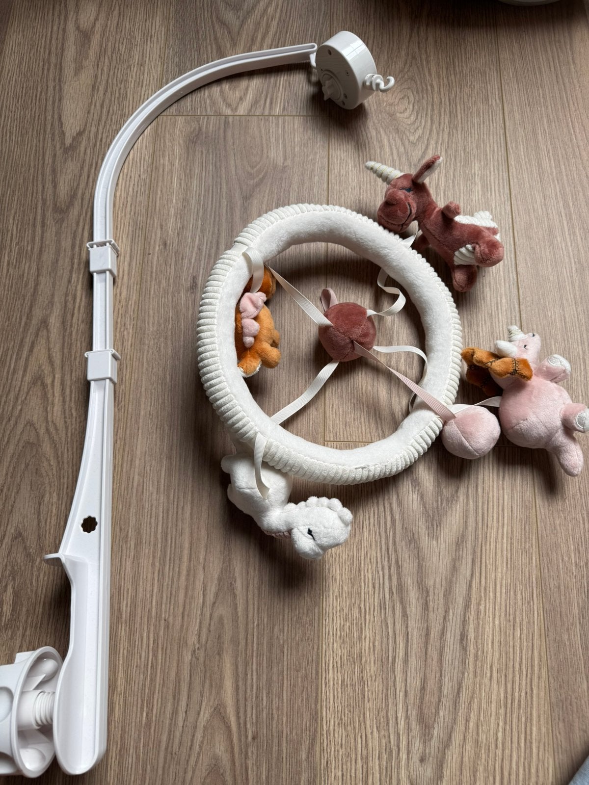 Babymobiel met muziek – schoon en compleet, Huis en Inrichting, Ophalen, Zo goed als nieuw