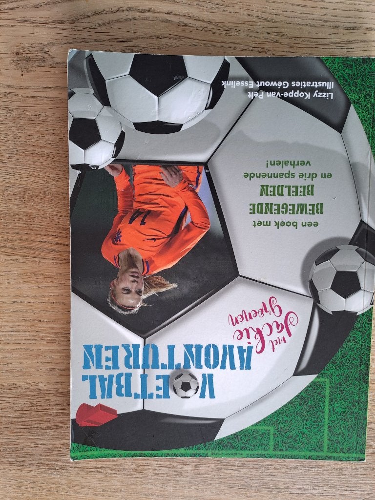 VOETBALAVONTUREN MET JACKIE GROENEN. LIZZY KOPPE - VAN PELT., Ophalen of Verzenden, Balsport, Lizzy van Pelt, Gelezen