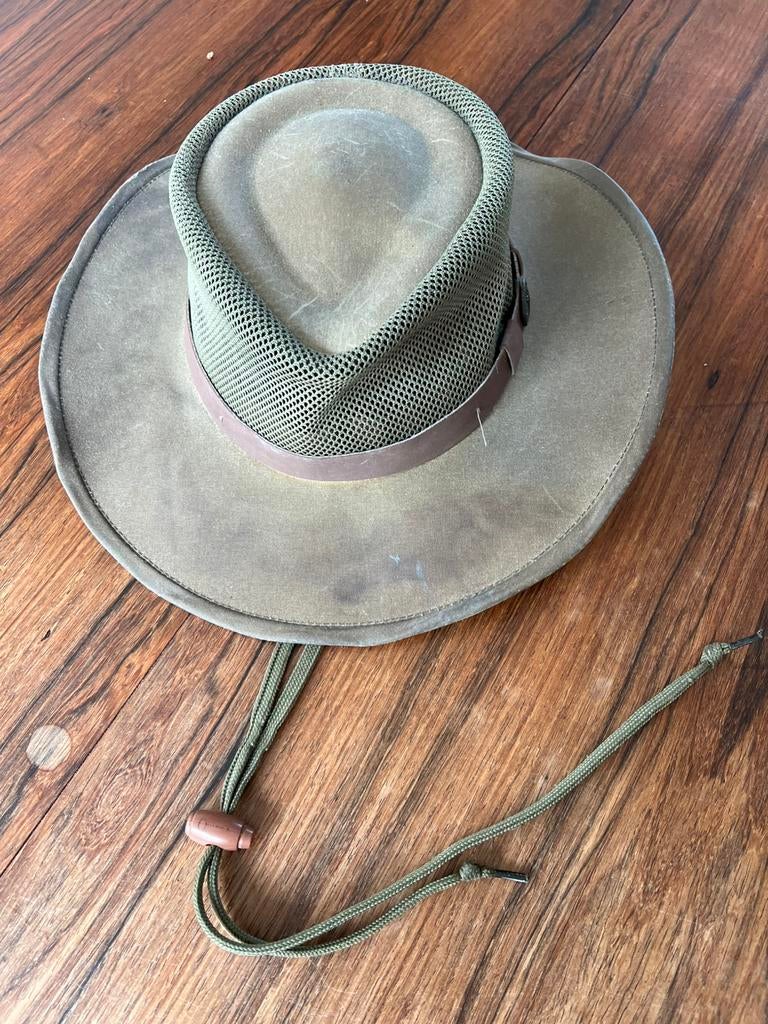 Outback Oilskin Hat met Koala Pouch, Ophalen of Verzenden, Zo goed als nieuw, One size fits all