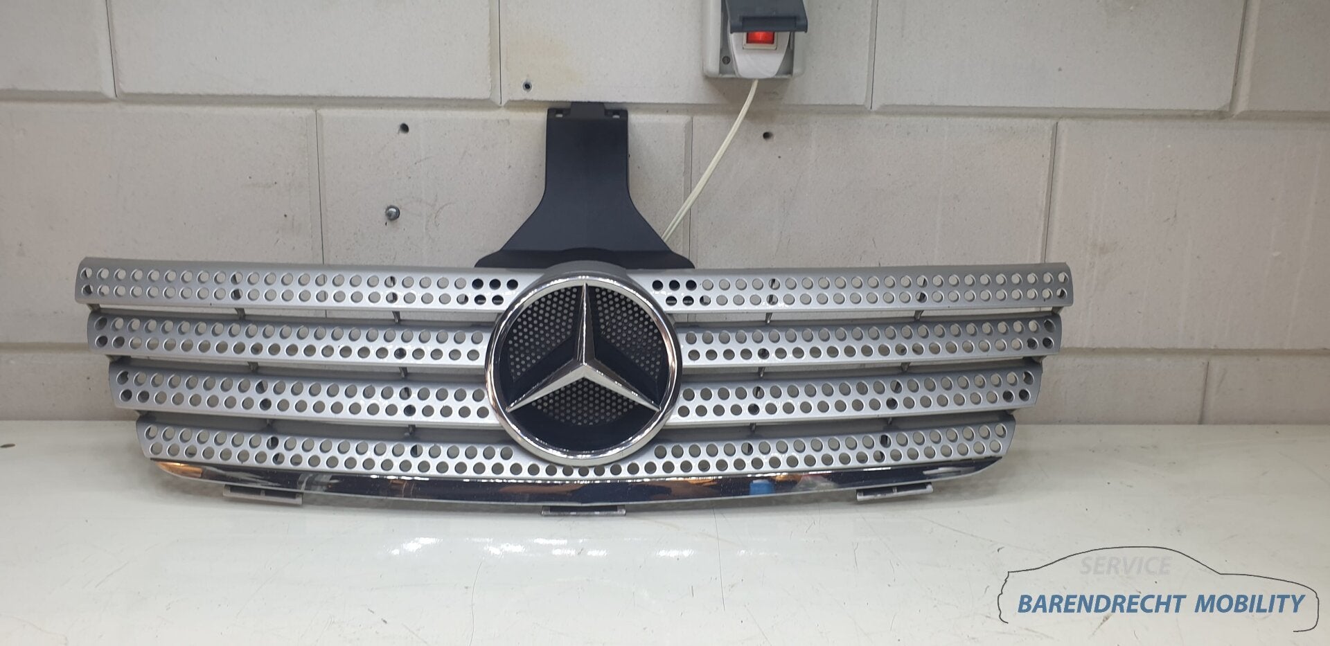 Mercedes CL203 W203 sportcoupe grille zilver geperforeerd av