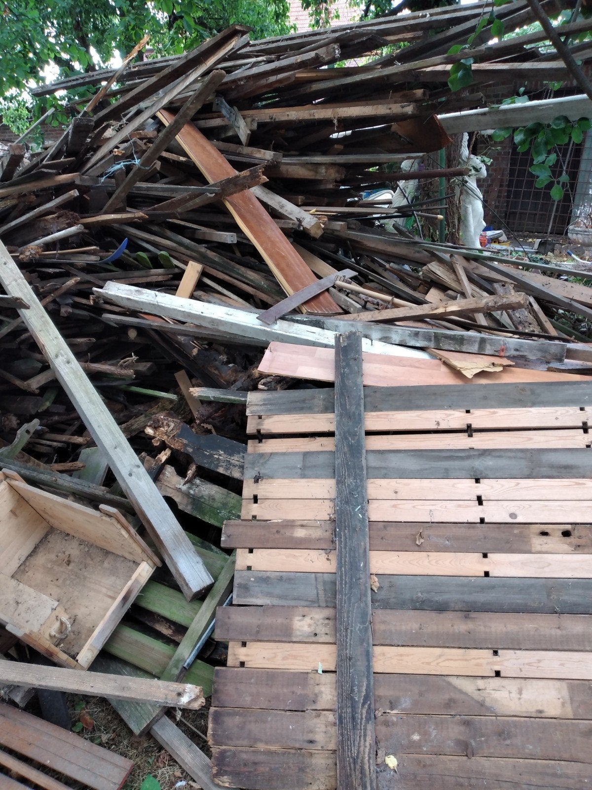 Diverse partij gebruikt hout en pallets, Gebruikt, Ophalen of Verzenden, Balk, Overige houtsoorten