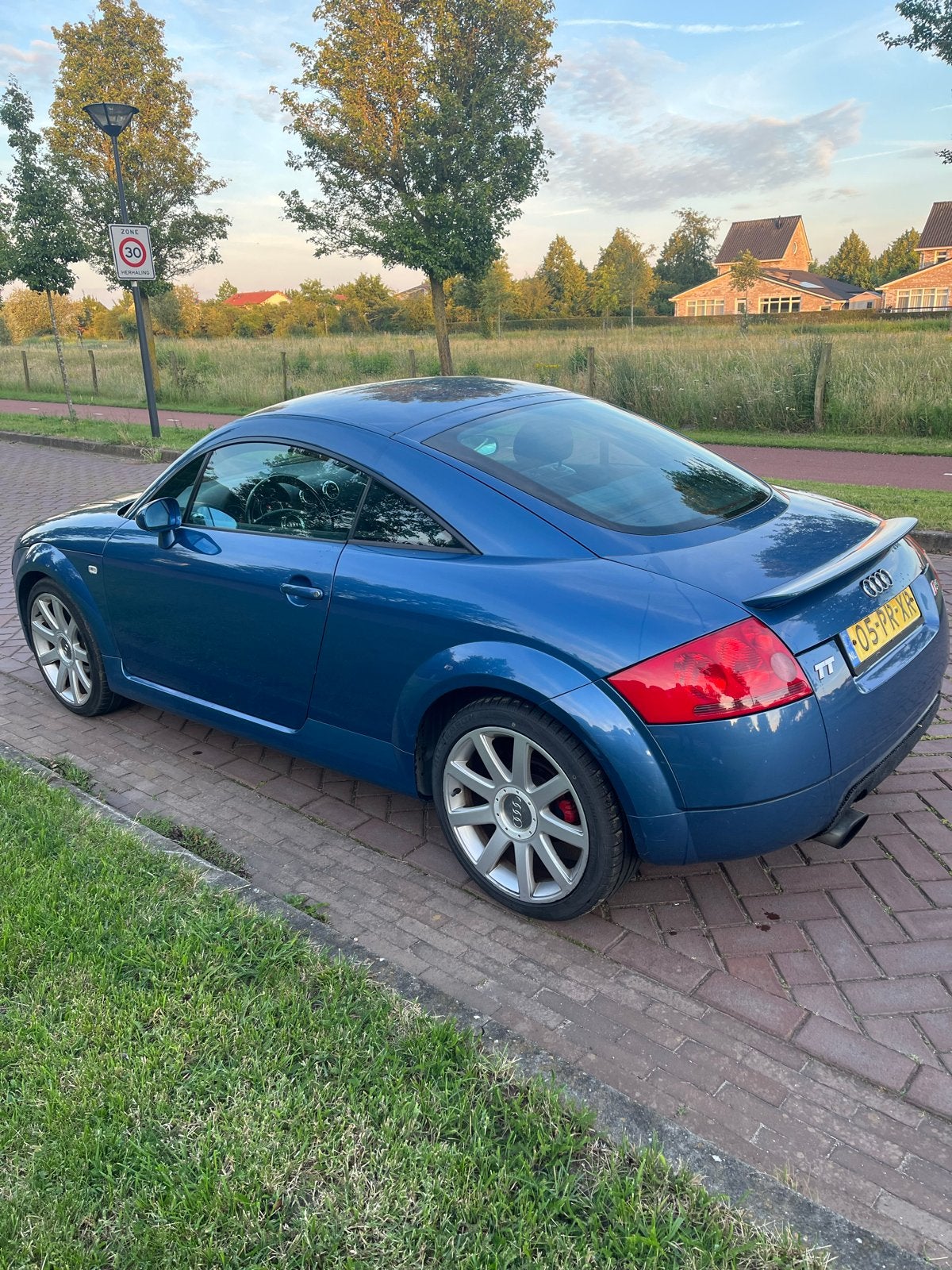 Audi TT 1.8 T Coupe 132KW 1999 Blauw, Auto's, Voorwielaandrijving, TT, 4 cilinders, Handgeschakeld