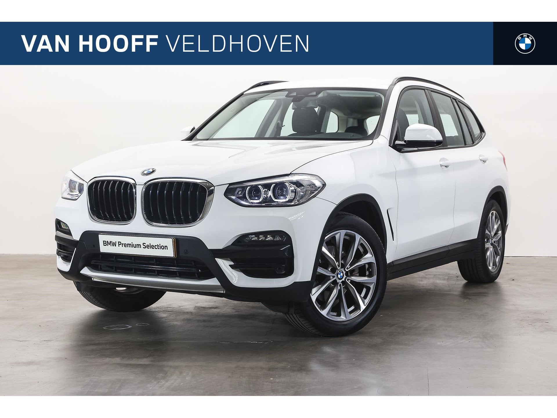 BMW X3 xDrive20i Executive Automaat / Trekhaak / LED / Live, Gebruikt, Euro 6, 4 cilinders, Met garantie (alle)