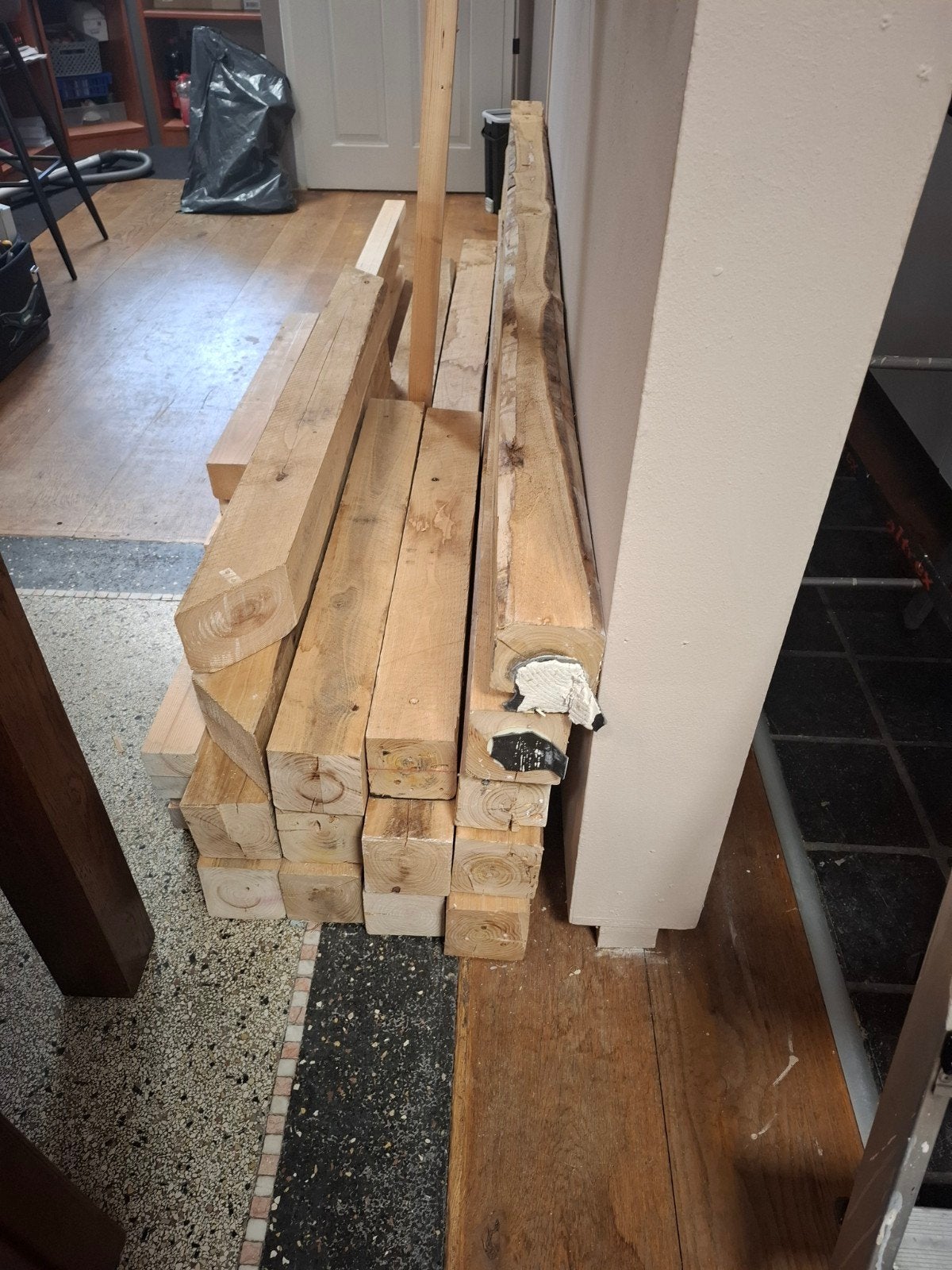 Diverse partij gebruikt hout: balken en planken, Ophalen of Verzenden, Balk, Vuren, 50 mm of meer