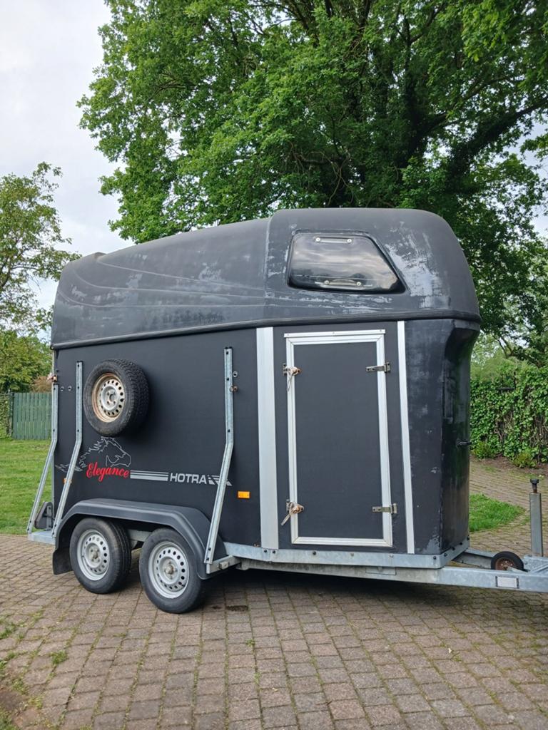 11/2 paards trailer Hotra Elegance, Dieren en Toebehoren, Paarden en Pony's | Trailers en Aanhangwagens, Ophalen of Verzenden