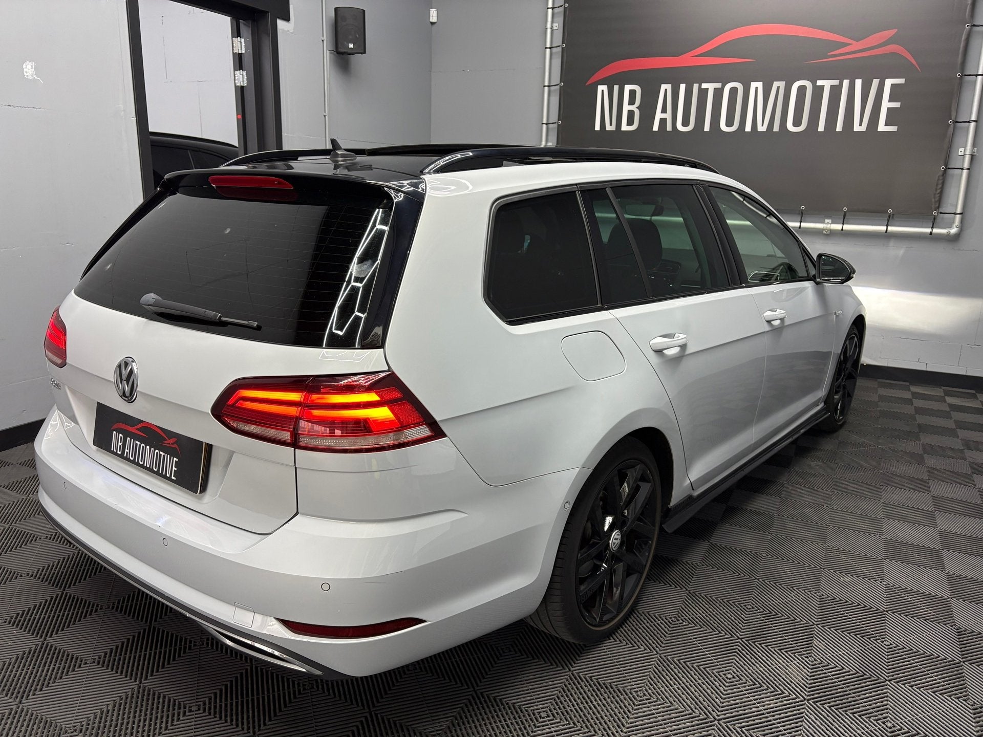 Volkswagen Golf Variant 1.4 TSI R-line Pano, Auto's, Volkswagen, Gebruikt, 4 cilinders, 150 pk, 1257 kg