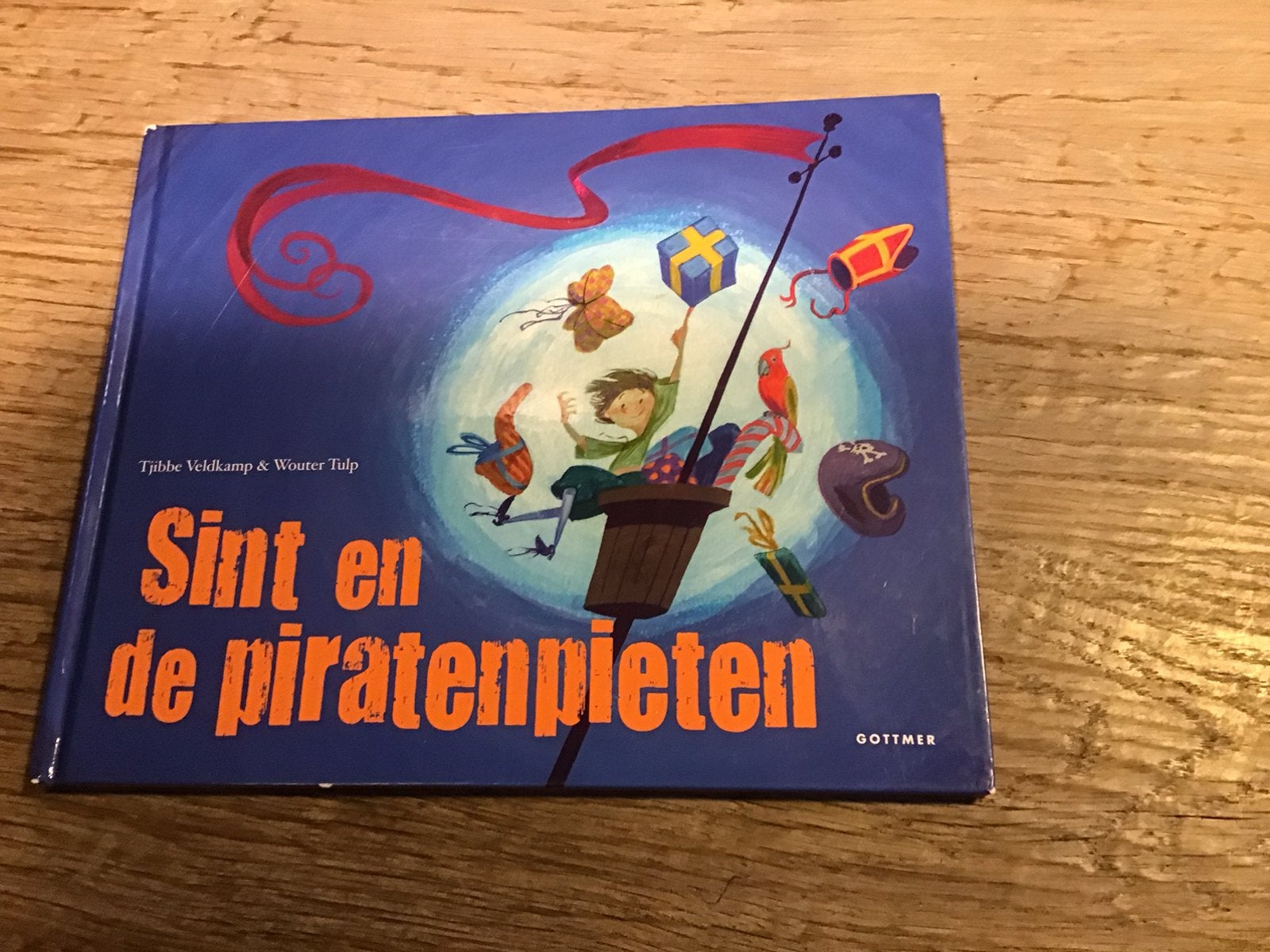 Nieuw Boek Sint en de piratenpieten., Ophalen of Verzenden, Nieuw