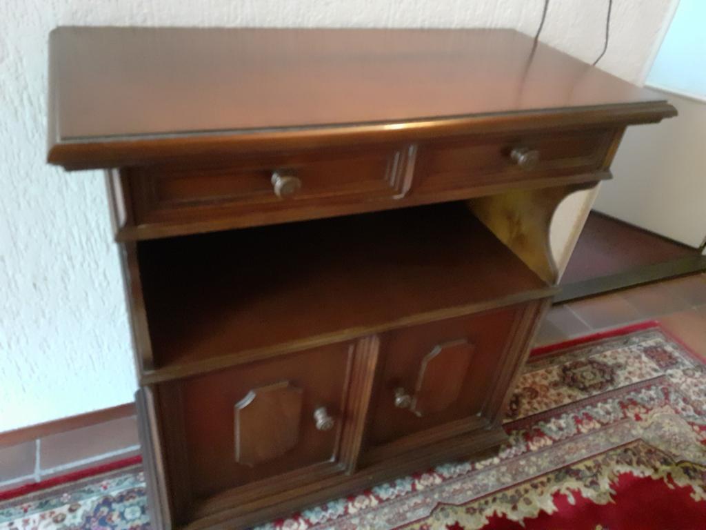 Notenhouten kastje, Ophalen