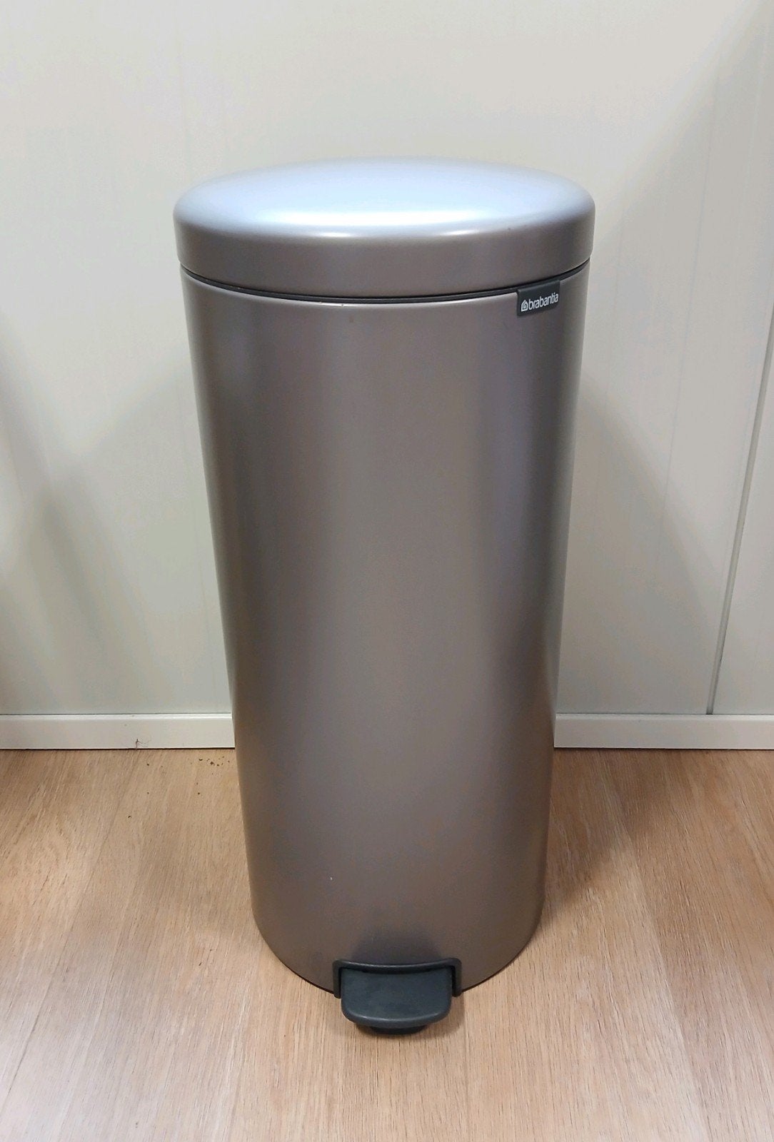Brabantia afvalemmer met pedaal - Zo goed als nieuw, Huis en Inrichting, Ophalen, 50 – 75, Met pedaal, Zo goed als nieuw