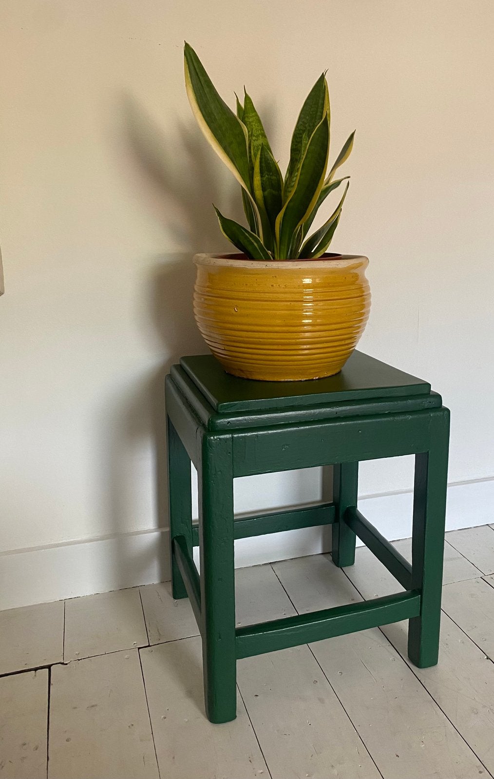 Vintage bijzettafeltje resryled in ‘Monstera groen’, Antiek en Kunst, Ophalen