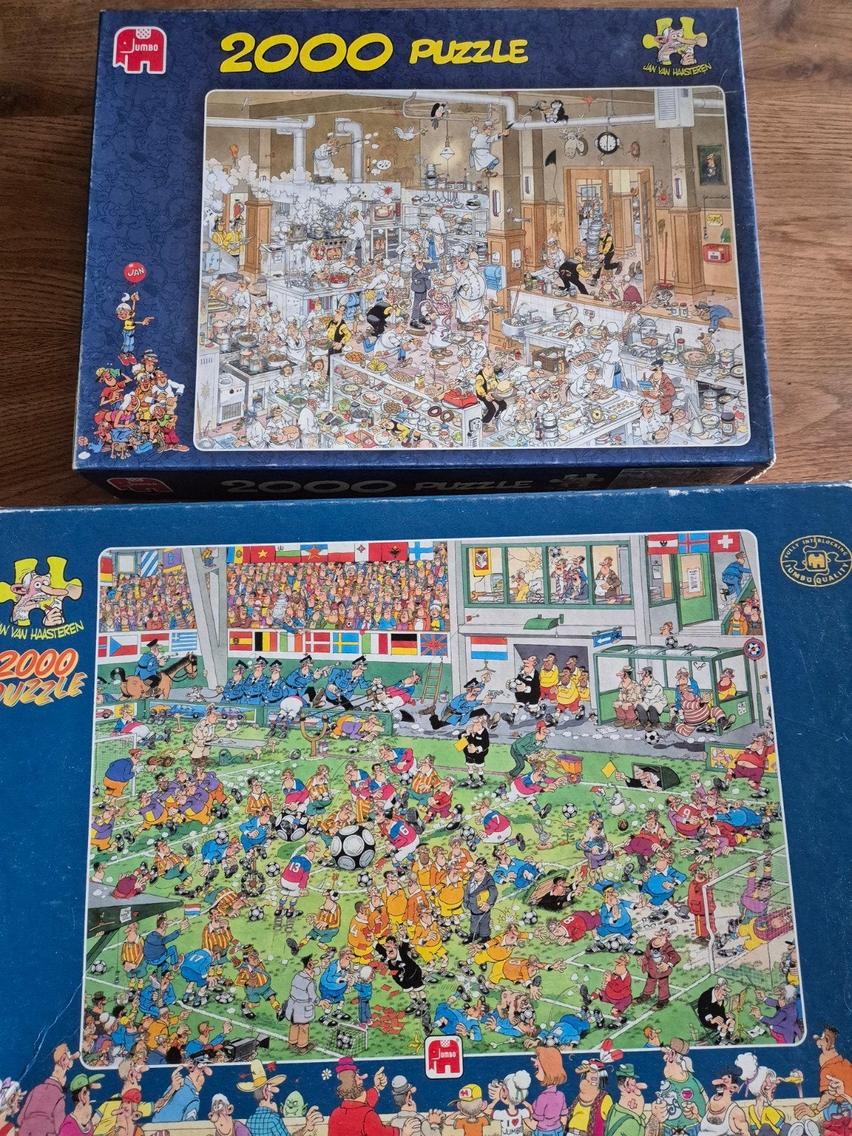 2 Van Haasteren Puzzels 2000 Stukjes: Voetbal & Keuken, Hobby en Vrije tijd, Denksport en Puzzels, Ophalen of Verzenden