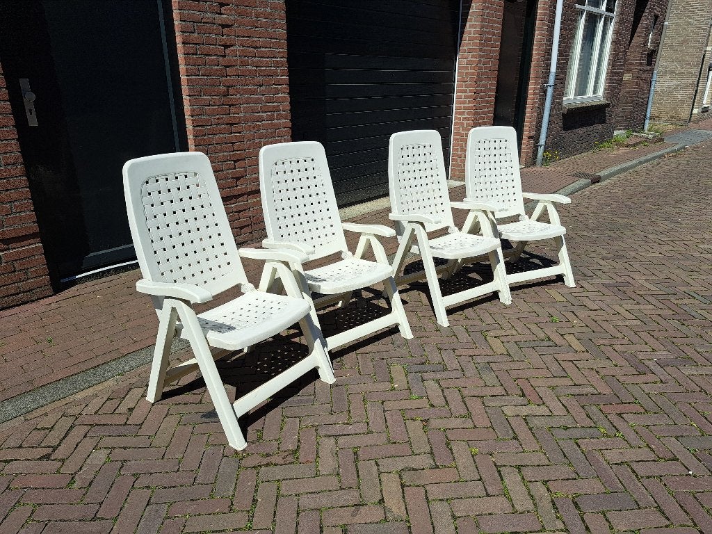 4 Verstelbare kunststof tuinstoelen, Ophalen, Gebruikt, Kunststof, Verstelbaar