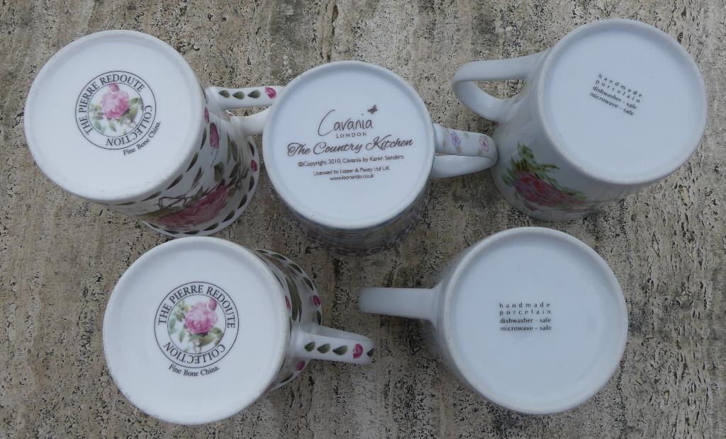 5 Rozen Mokken Redoute Roses The Country Kitchen Moederdag, Nieuw, Ophalen of Verzenden, Wedgwood, Kop(pen) en/of Schotel(s)