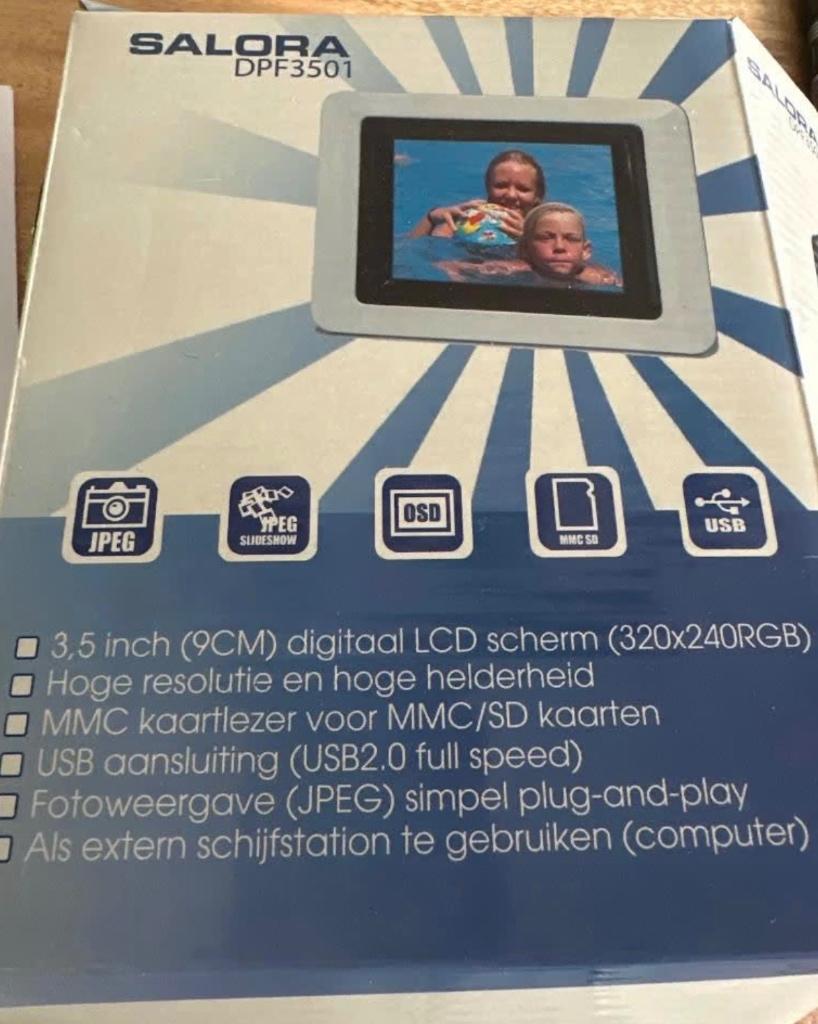 Digitaal fotolijstje, Ophalen of Verzenden, Zo goed als nieuw