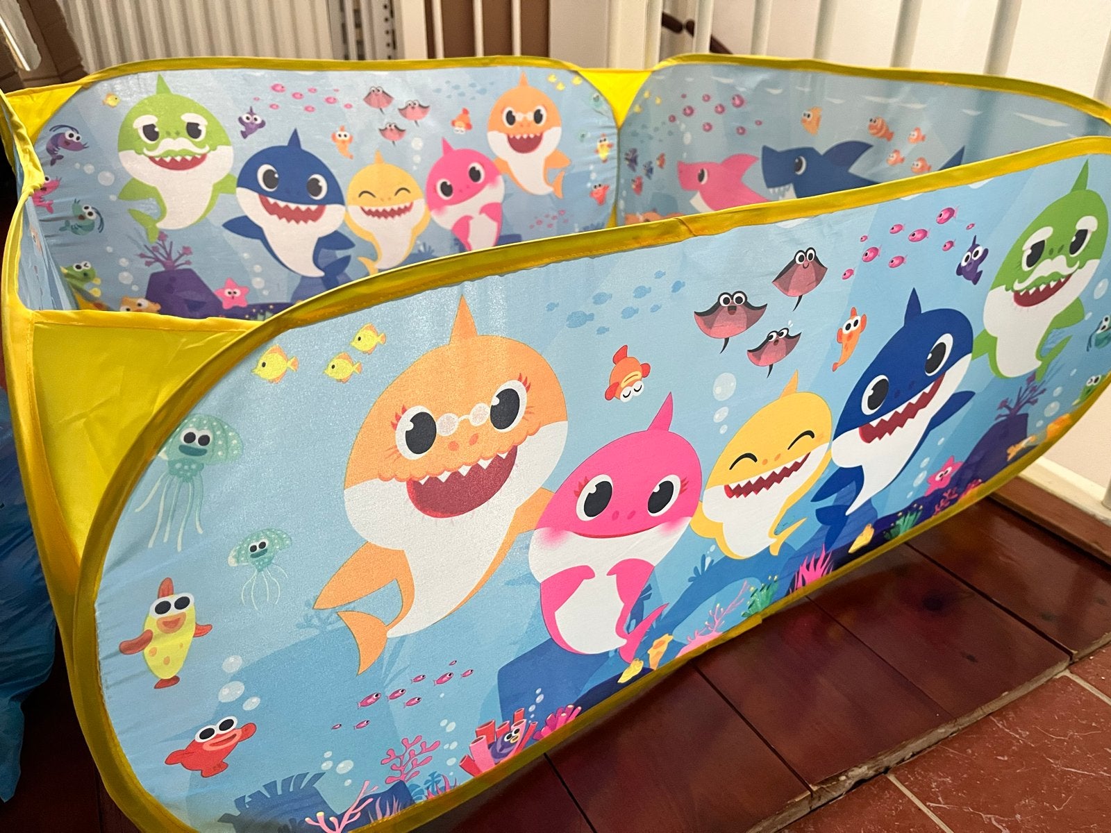 Baby Shark ballenbak met ballen, Ophalen, Gebruikt, Jongen of Meisje