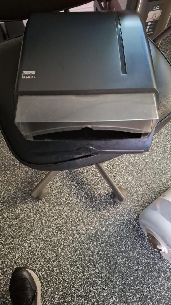 houders verbruiksartikelen toilet, Ophalen