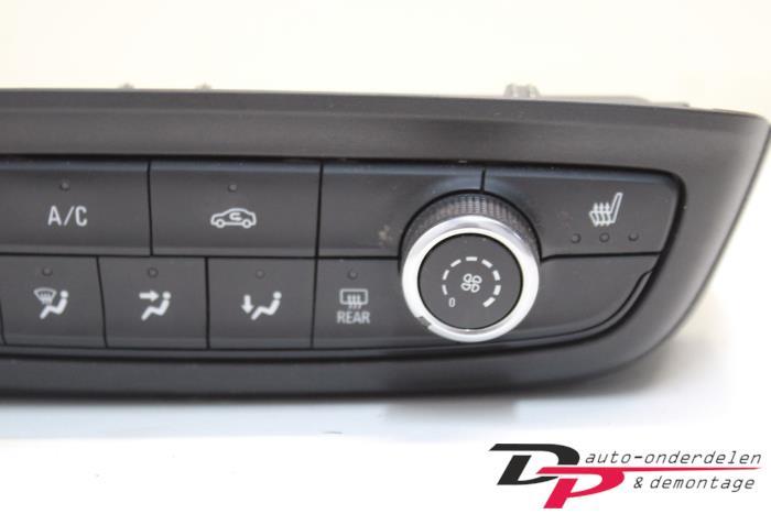 Kachel Bedieningspaneel van een Opel Crossland X, Auto-onderdelen, Dashboard en Schakelaars, Gebruikt, -, -, Opel