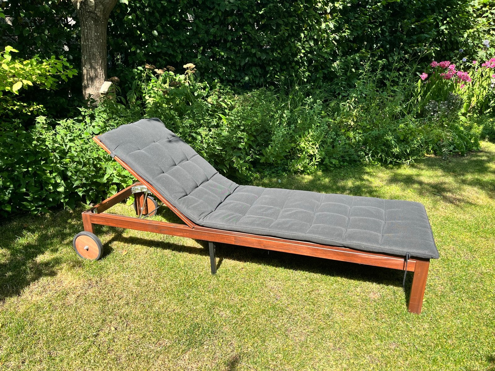 Zgan IKEA NÄMMARÖ ligbed inc kussen en hoes, Tuin en Terras, Ligbedden, Gebruikt, Hout, Verstelbaar, Ophalen