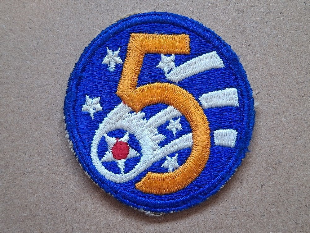 WWII US 5th Army Air Forces patch, Verzenden, Amerika, Embleem of Badge