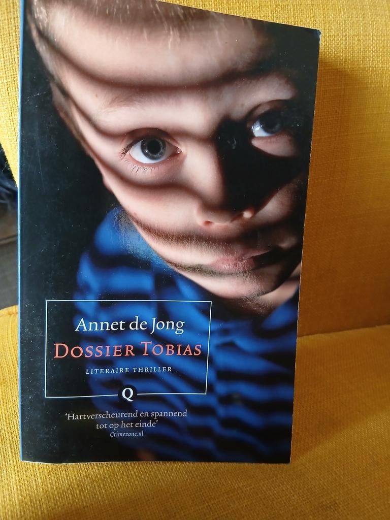 Dossier Tobias - Annet de Jong (Literaire thriller), Gelezen, Annet de Jong, Ophalen of Verzenden, Nederland