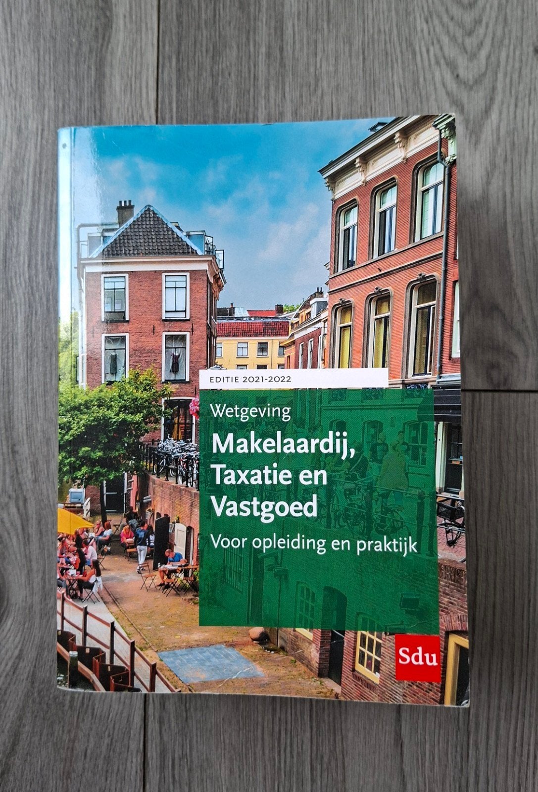 3 boeken: Wetgeving Makelaardij, T. & V. + Deel A + B, Ophalen of Verzenden, Zo goed als nieuw