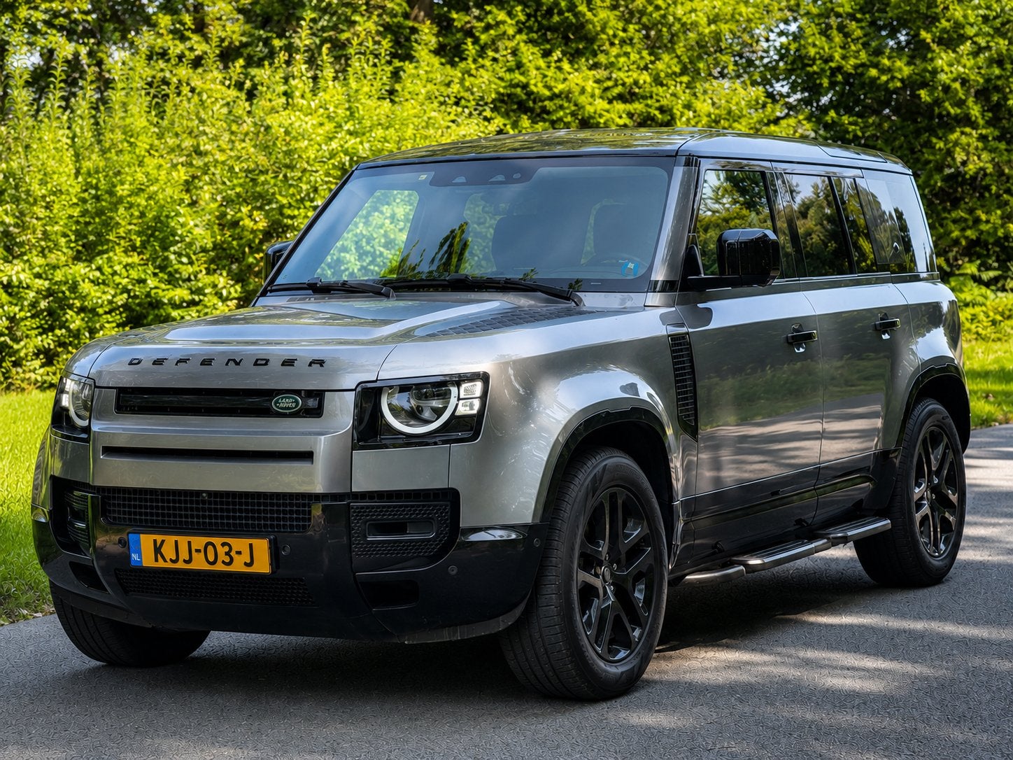 Land Rover Defender P400 400pk 6 Cyl. MHEV, AWD 6/'20 Grijs, Auto's, Land Rover, Automaat, Zwart, 2996 cc, Defender