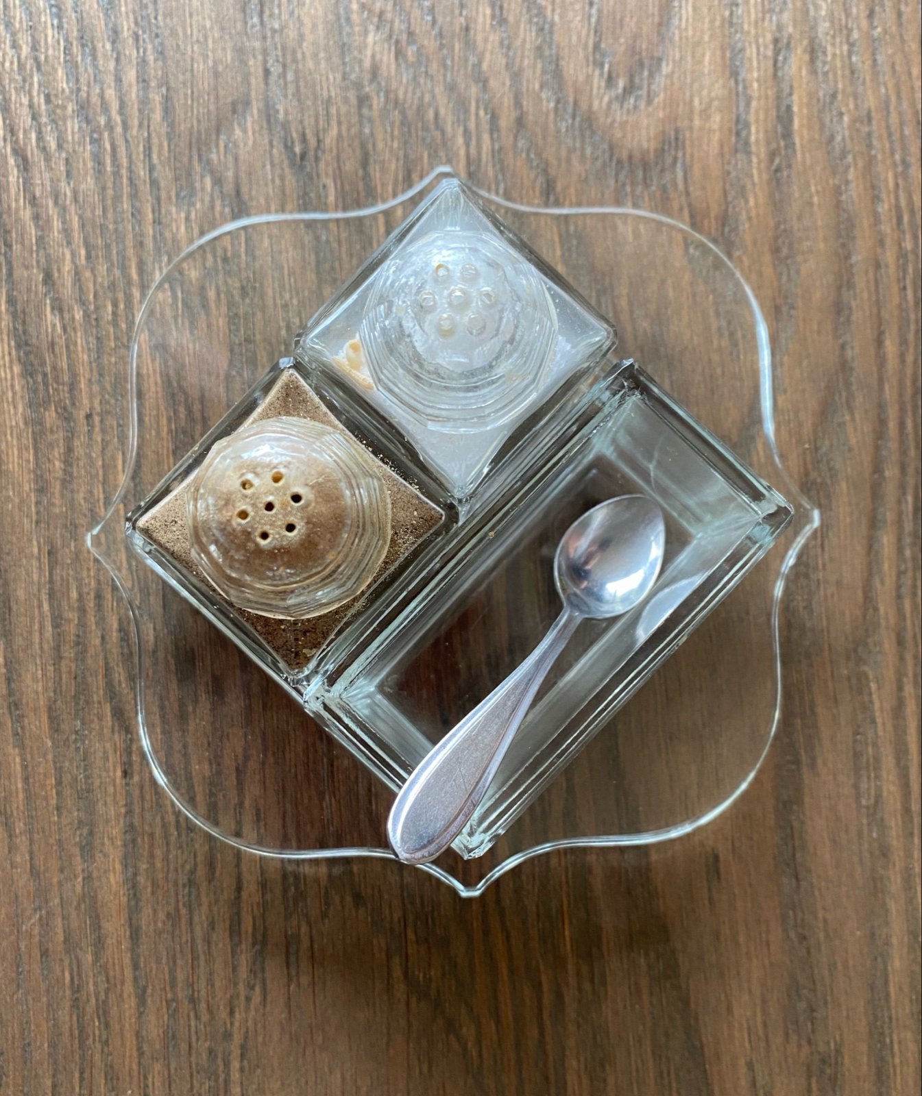 Glazen zout- en peperstel met dienblad en lepel, Ophalen of Verzenden, Overige merken, Glas, Overige typen