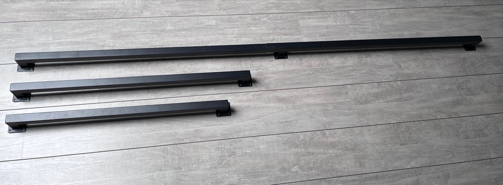3 zwarte metalen trapleuningen nieuw in doos, Ophalen, Nieuw, Trap, 2 tot 4 meter