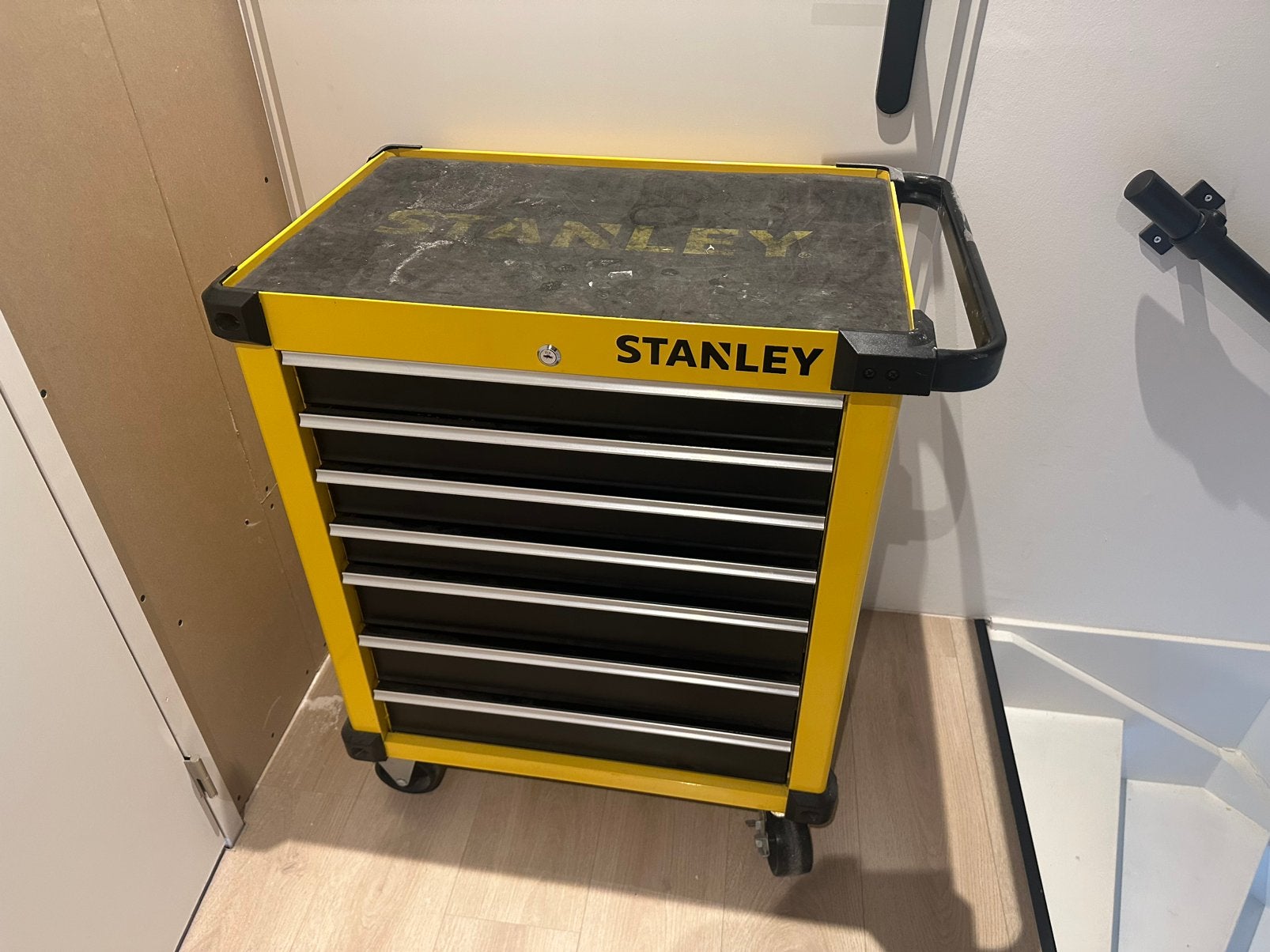 Gereedschapkar Stanley, Ophalen, Gevuld, Zo goed als nieuw