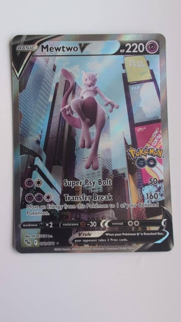 Mewtwo V Pokémon Go - Zeldzame Pokémon Kaart, Ophalen of Verzenden, Nieuw, Losse kaart, Foil
