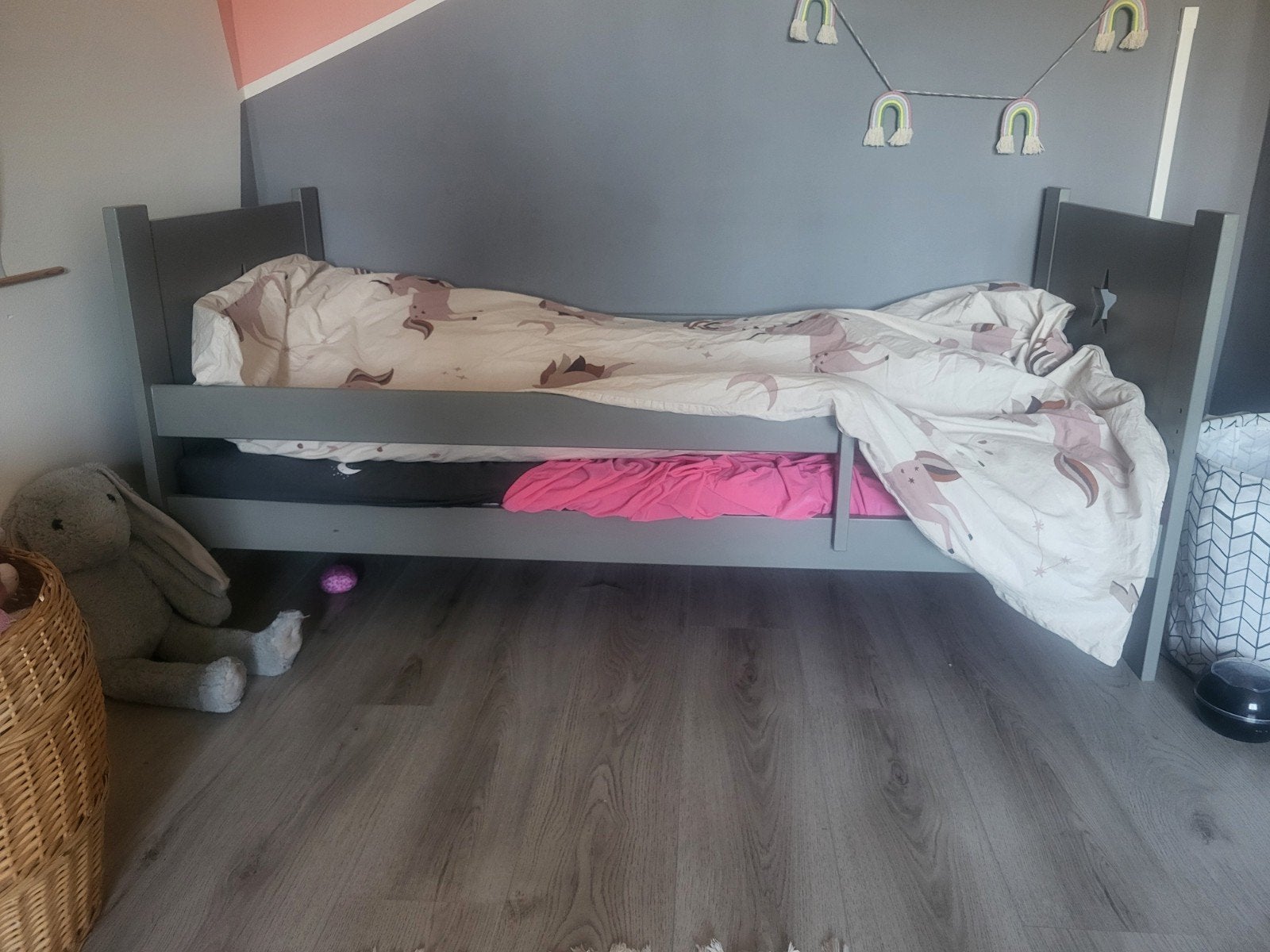 Juniorbedden 160x70 cm (grijs en wit) met matras/dekbed, Ophalen, Gebruikt, 190 cm of minder, Grijs