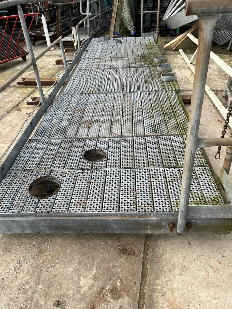 Bordes 1.50 x 5.36 m. entresol vloer roostervloer balustrade, Ophalen, Gebruikt, Trap, Minder dan 2 meter