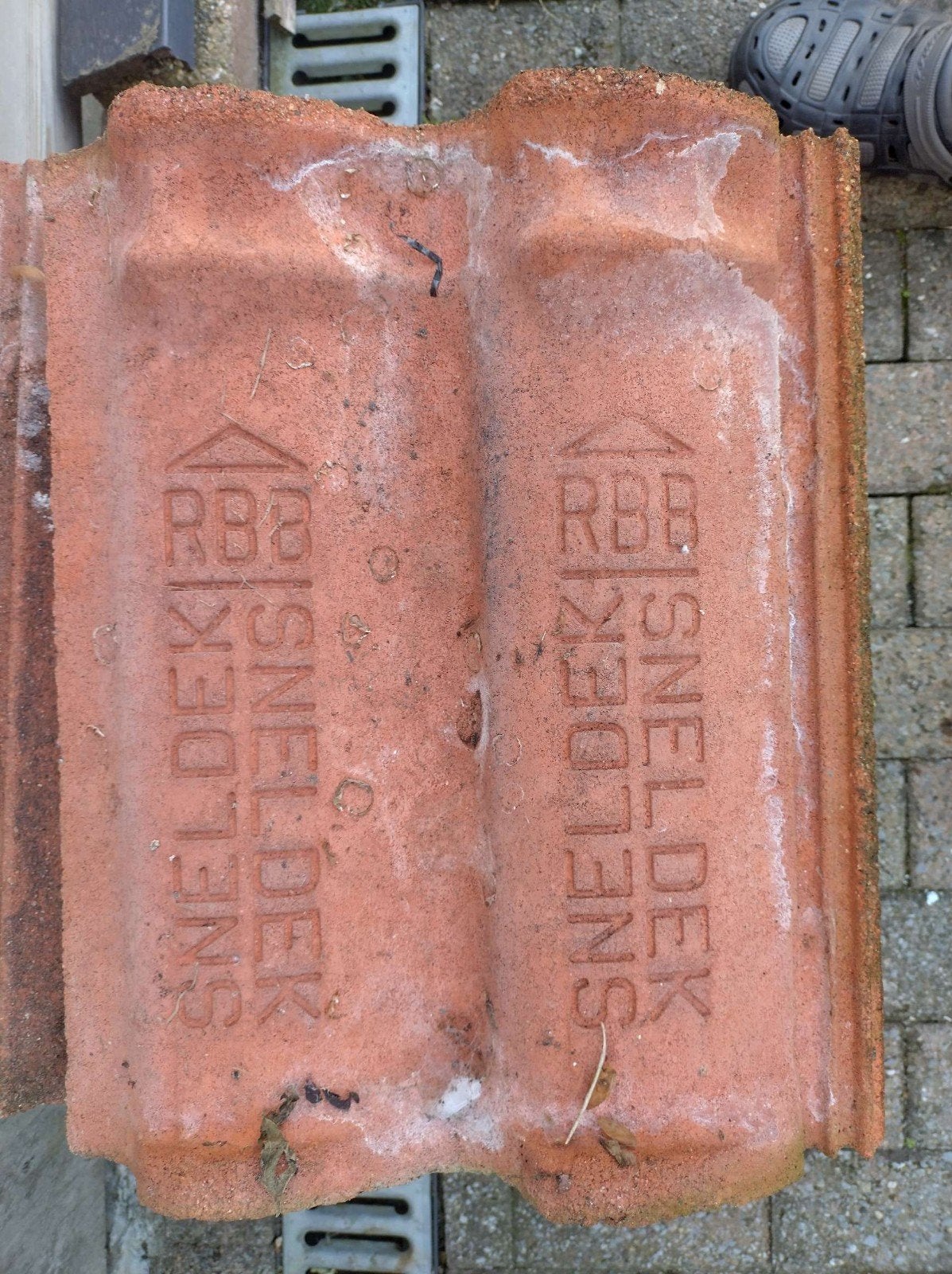 12 stuks RBB Sneldekkers betonnen Dakpannen - Gebruikt, Ophalen, Gebruikt, Steen of Klei, Minder dan 5 m²