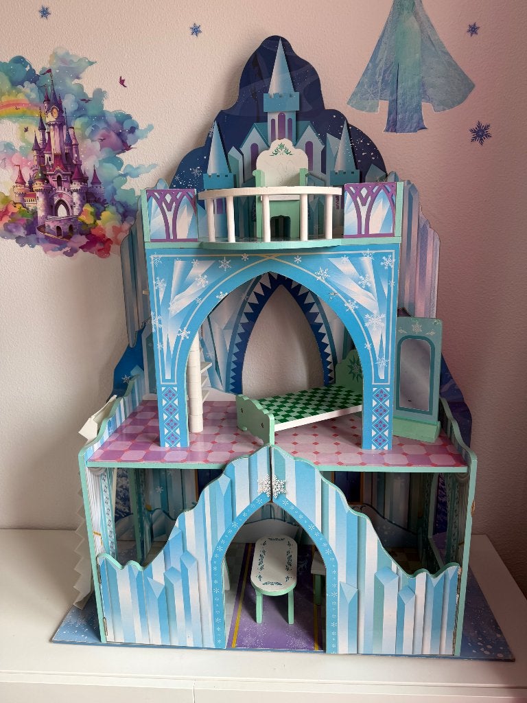 Poppenhuis Frozen groot met meubeltjes Elsa huis kasteel, Kinderen en Baby's, Speelgoed | Poppenhuizen, Ophalen, Gebruikt, Poppenhuis