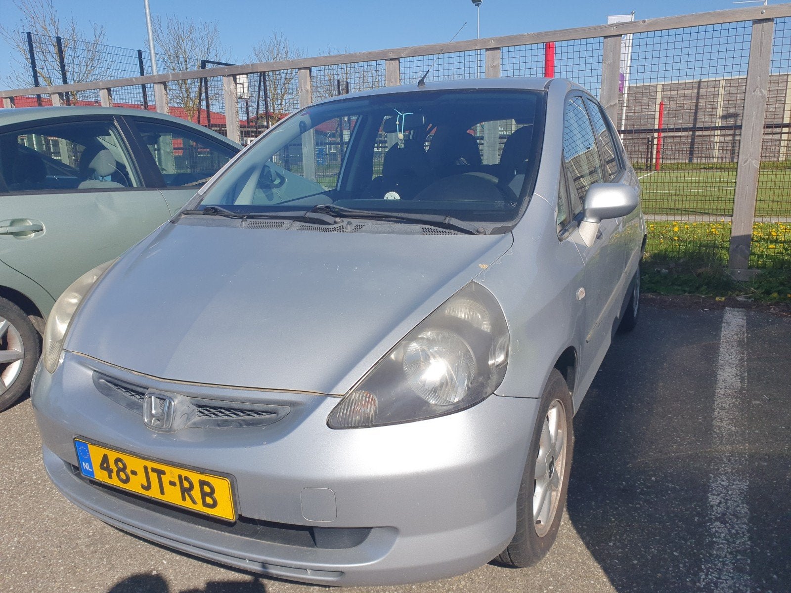 Honda Jazz 1.4 I ES 236.000km 2002 Grijs, Auto's, Voorwielaandrijving, 83 pk, 450 kg, 40 €/maand