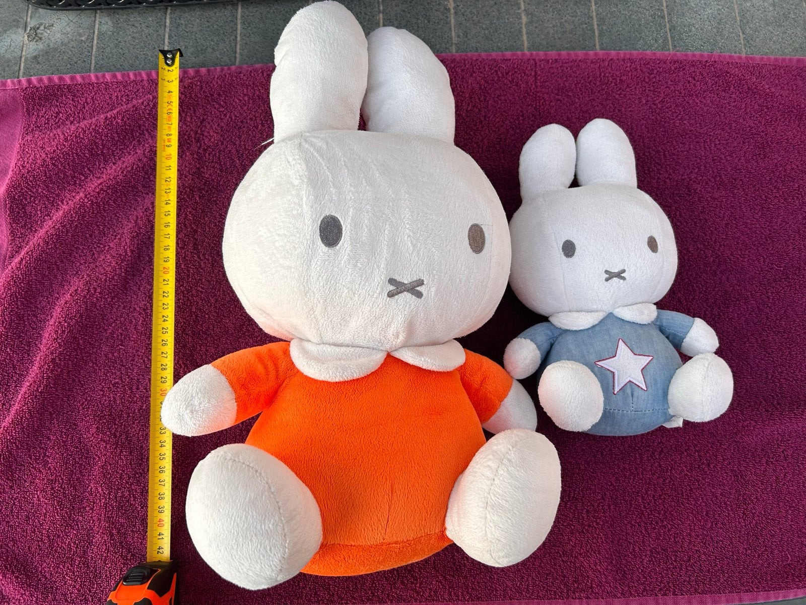 Grote en kleine Nijntje knuffels - Zo goed als nieuw, Overige merken, Konijn, Nijntje, Ophalen of Verzenden