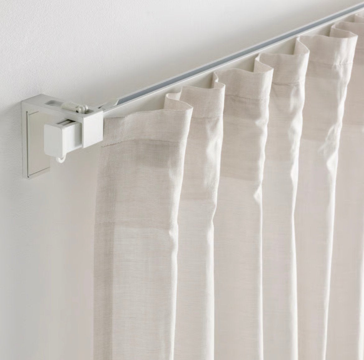 IKEA VIDGA gordijn rail, wit, 140 cm, nieuw in verpakking, Huis en Inrichting, Stoffering | Gordijnen en Lamellen, Ophalen, Inclusief montageonderdelen