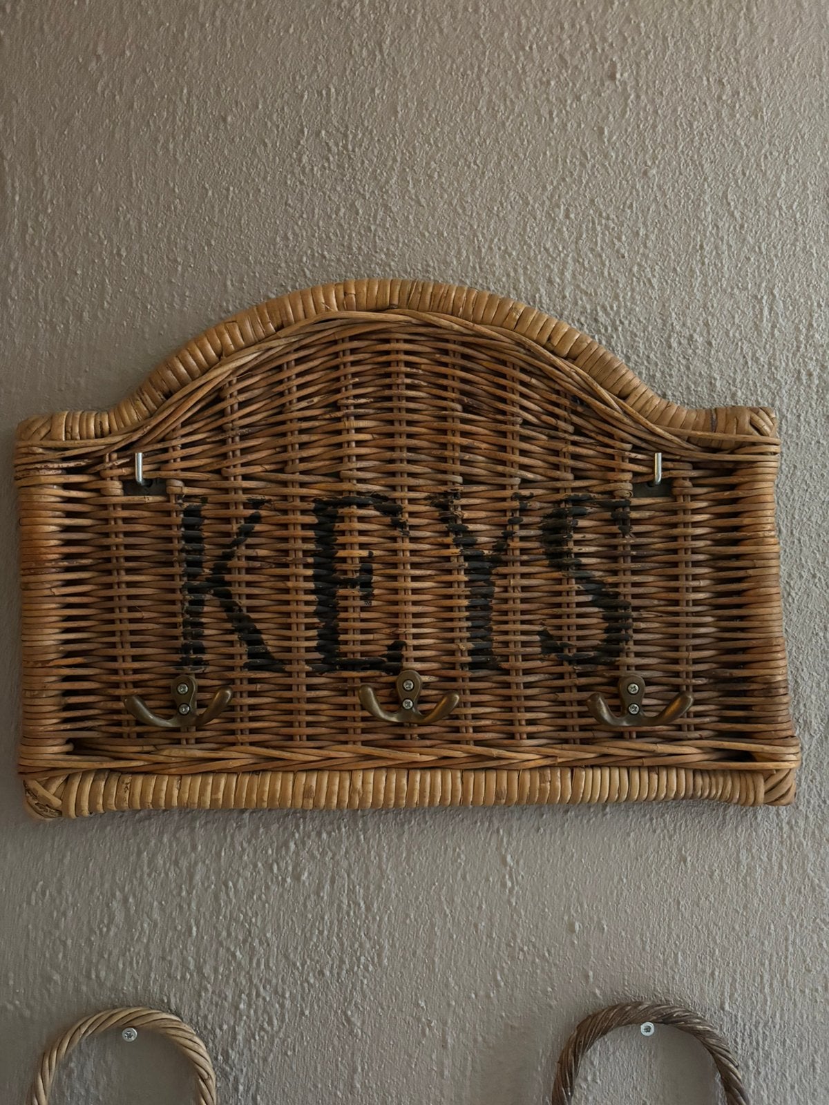 Riviera maison keys, Huis en Inrichting, Woonaccessoires | Dienbladen, Ophalen of Verzenden, Zo goed als nieuw, Rond, Hout