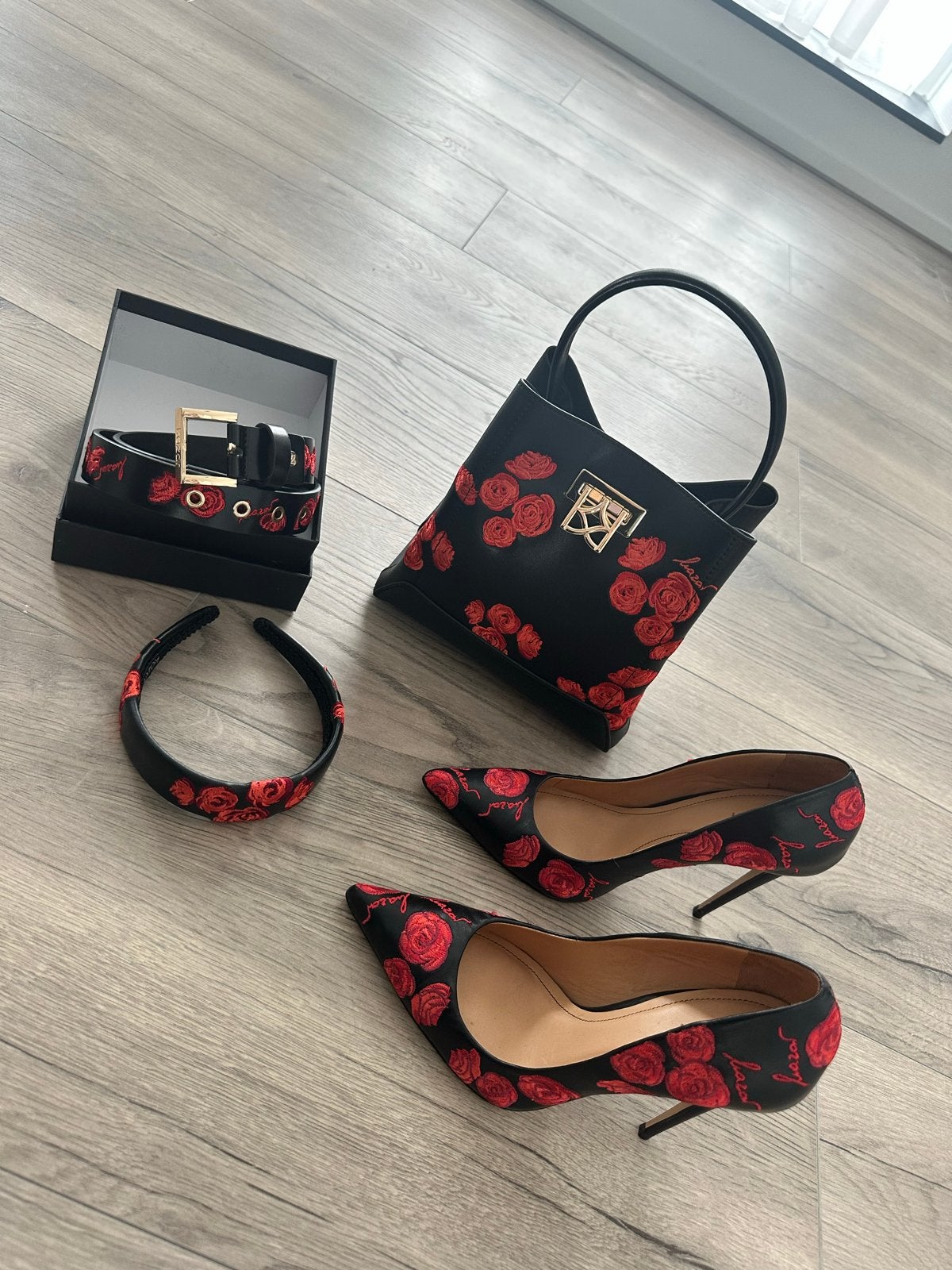 Complete Kazar set: Hakken, tas, diadeem en riem, Kleding | Dames, Verzenden, Zo goed als nieuw, Zwart, Pumps