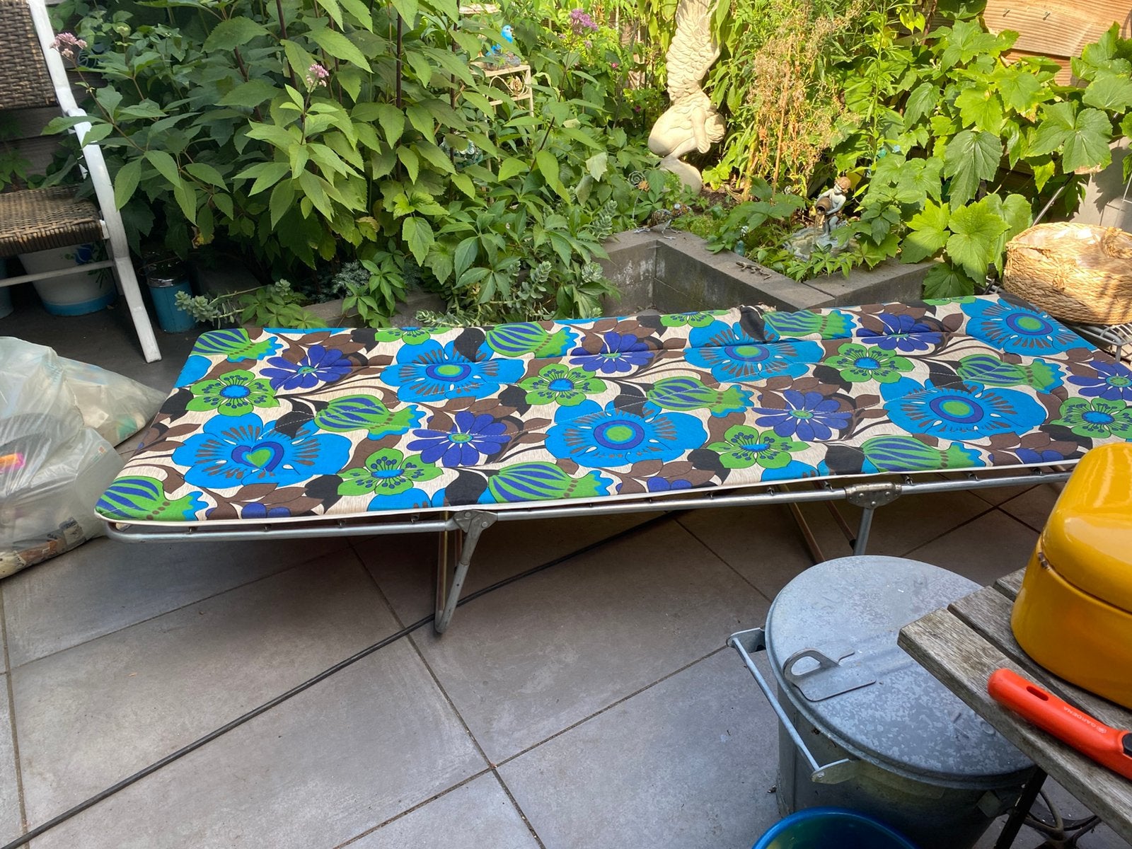 Vintage retro ligbed bloemen blauw groen zwart in hoes, Ophalen, Gebruikt, Metaal, Inklapbaar