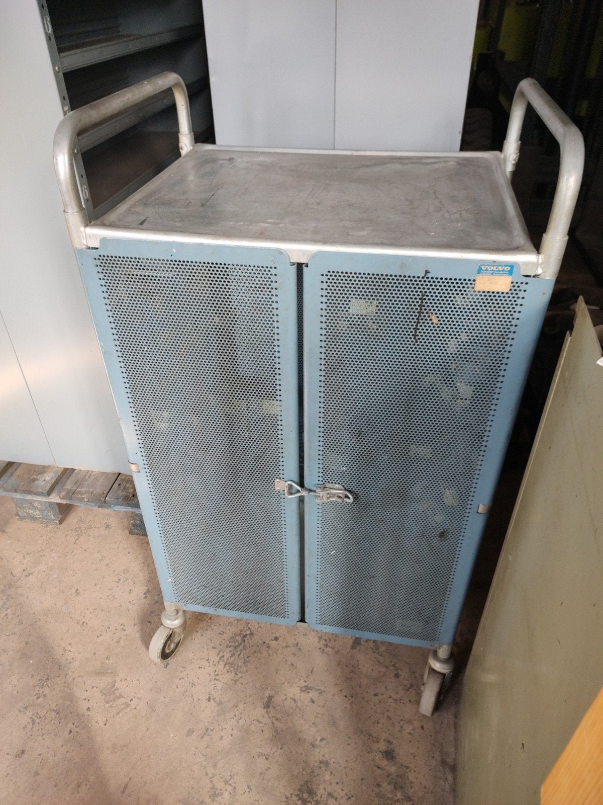 Speciaal gereedschap trolley gereedschap kast verrijdbaar, 100 liter of meer, Ophalen, Transportkar