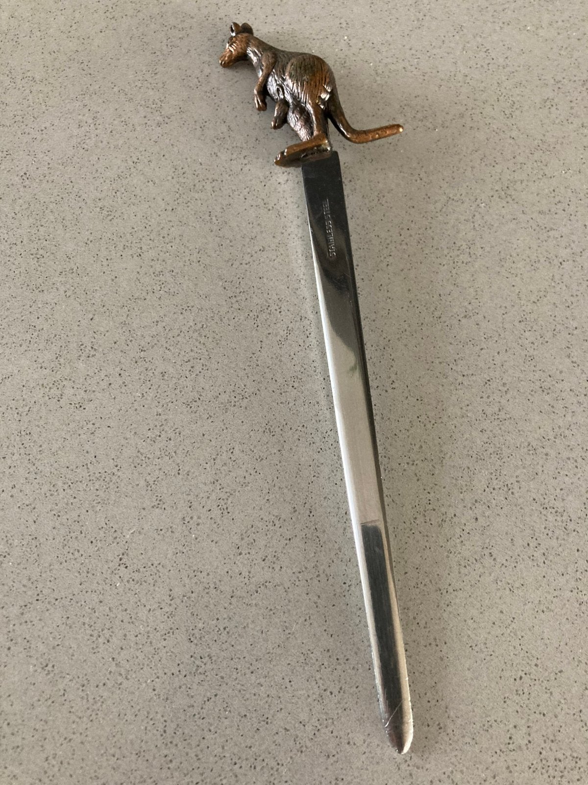 Briefopener Kangoeroe, Ophalen of Verzenden, Zo goed als nieuw