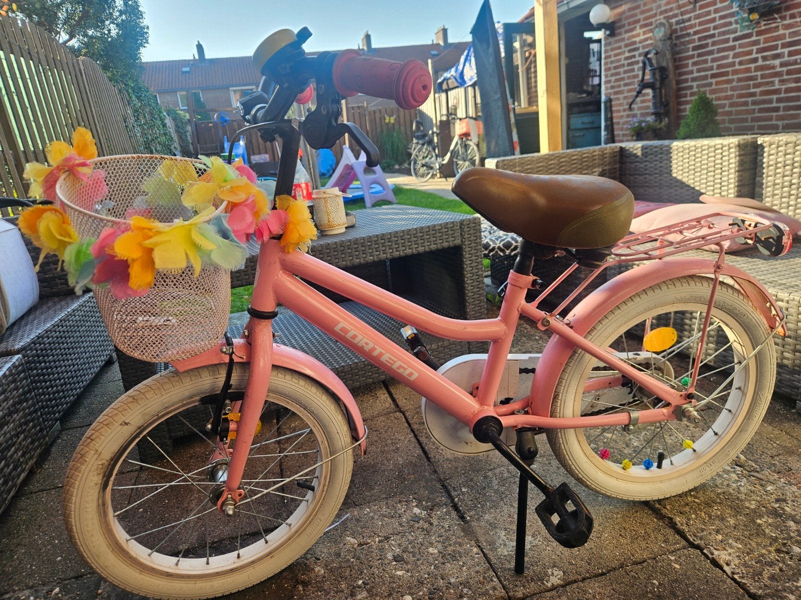 Roze kinderfiets 16 inch met hand- en terugtraprem
